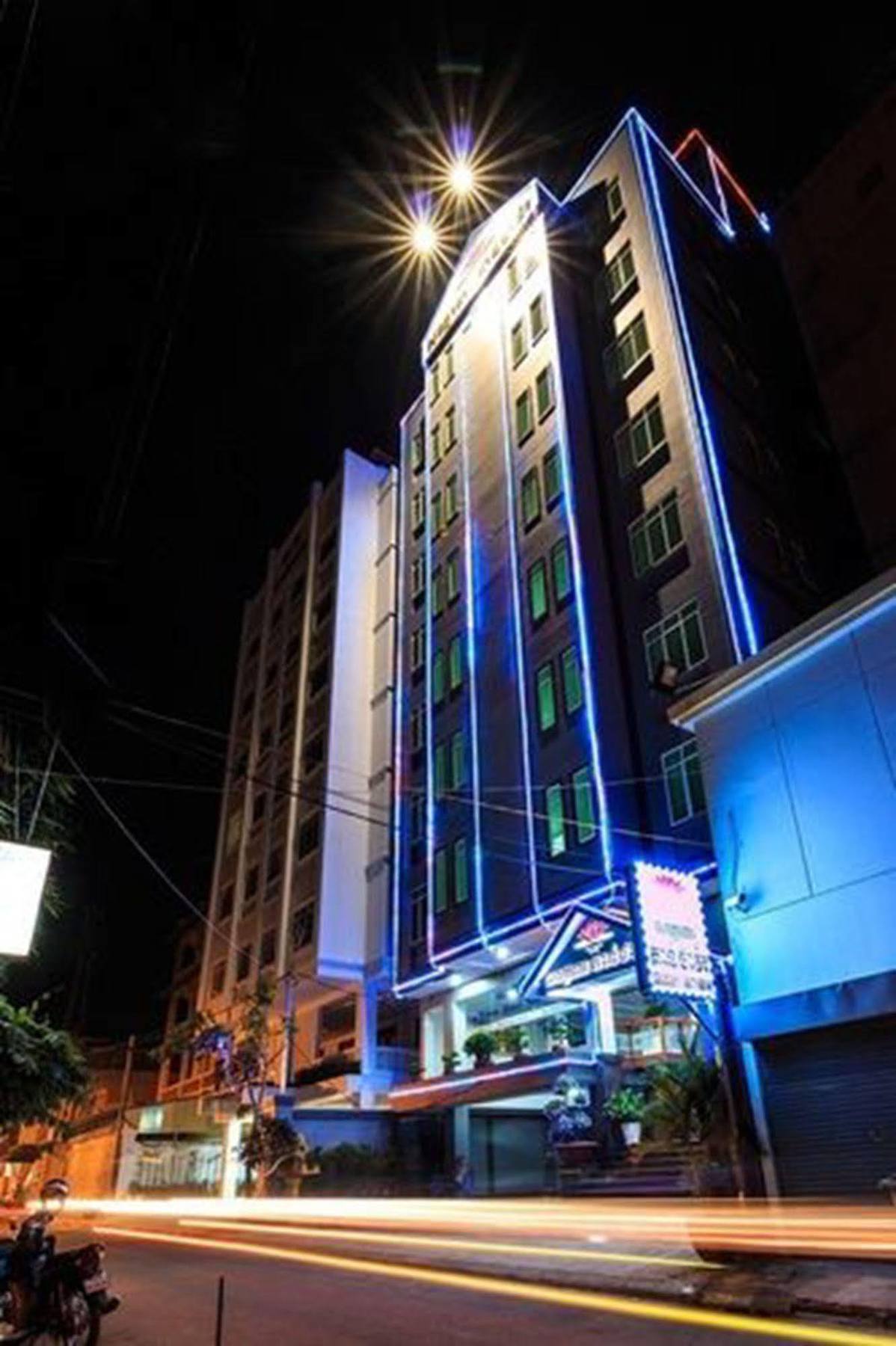 Tan Tower Hotel Phnom Penh Exterior foto